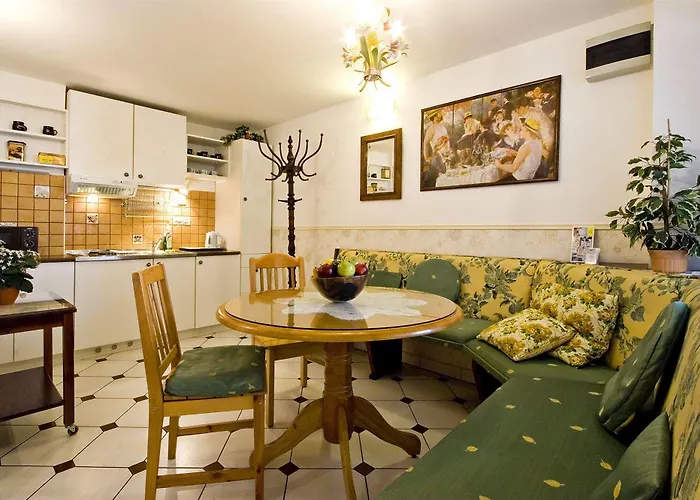 Alice House 3*