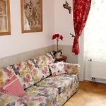 Hotel apartamentowy Alice House 3*