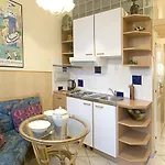 Alice House Hotel apartamentowy Praga