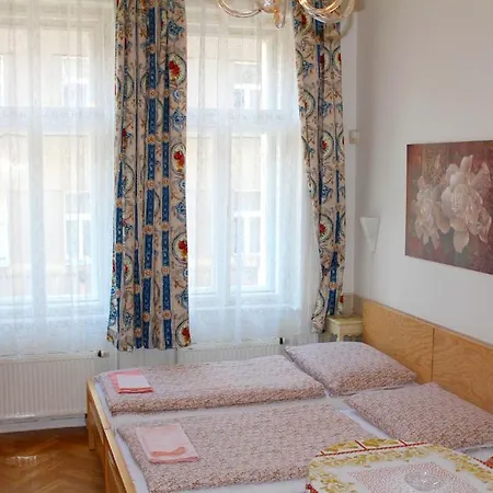 Alice House Aparthotel 3*