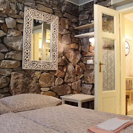 Alice House Aparthotel