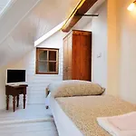 Apartmanhotel Alice House 3*