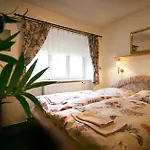 Apartmanhotel Alice House 3*