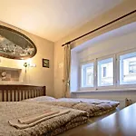 Alice House Apartmanhotel