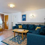 Alice House Apartmanhotel 3*