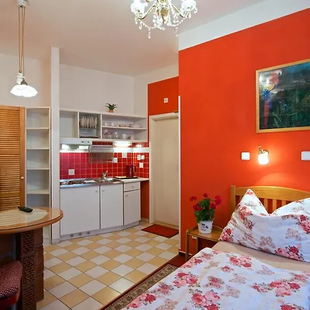Alice House Hotel apartamentowy Praga