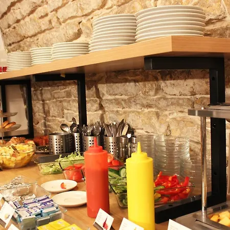 Alice House Hotel apartamentowy Praga