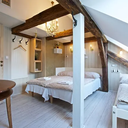 Alice House Hotel apartamentowy 3*