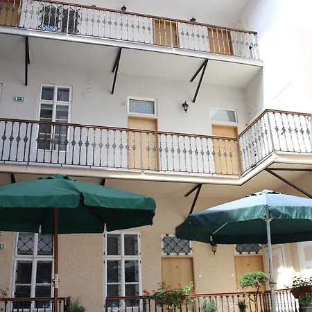 Alice House Hotel apartamentowy 3*
