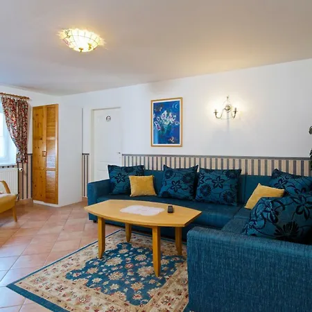 Alice House Hotel apartamentowy 3*