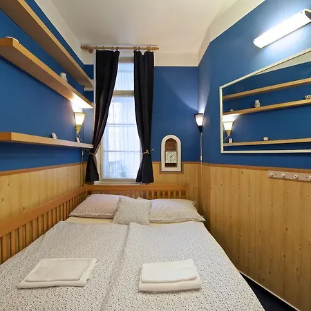Alice House מלון דירות 3*