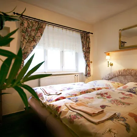 מלון דירות Alice House 3*