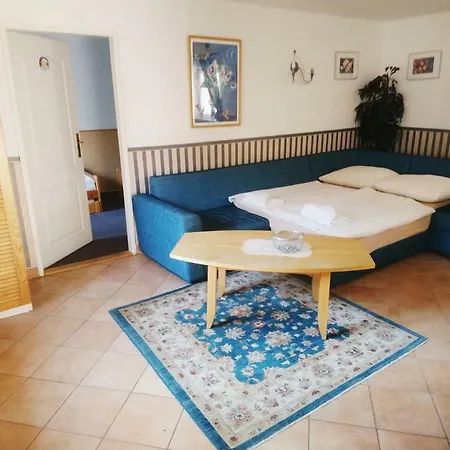 Alice House מלון דירות