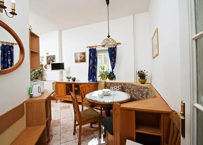 Alice House Aparthotel 3*